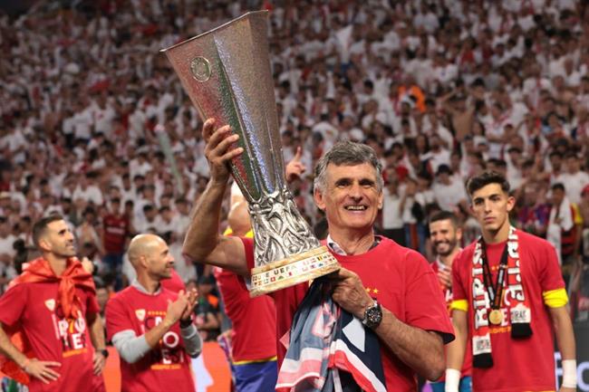 HLV Sevilla không tin nổi có thể đánh bại Mourinho 